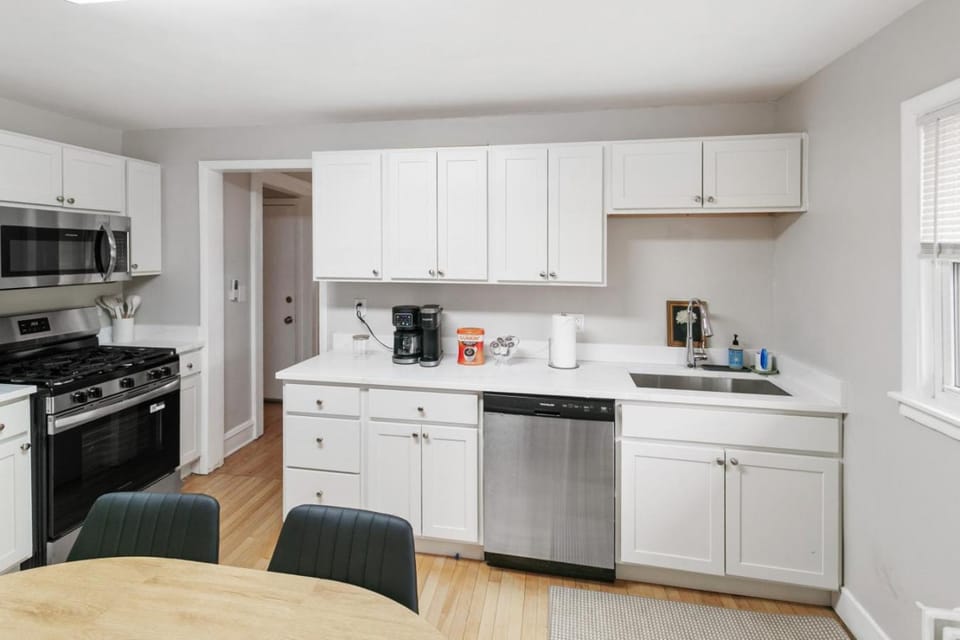 USS Russell Apartment in Illinois