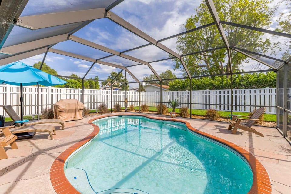 Family 3 Bedroom 2 bathroom Pool Home Pet Friendly House in Bradenton