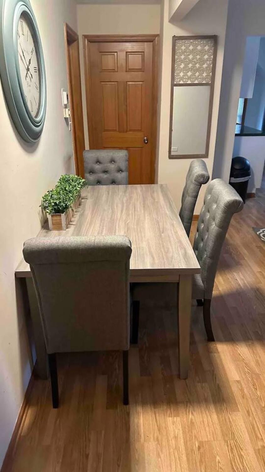 Charming apt in DT Libertyville - Near Naval Base Apartment in Illinois