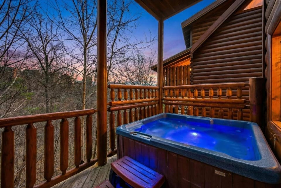Perfect Cabin in Paradise Hot Tub Pool Games Cabin in Sevierville