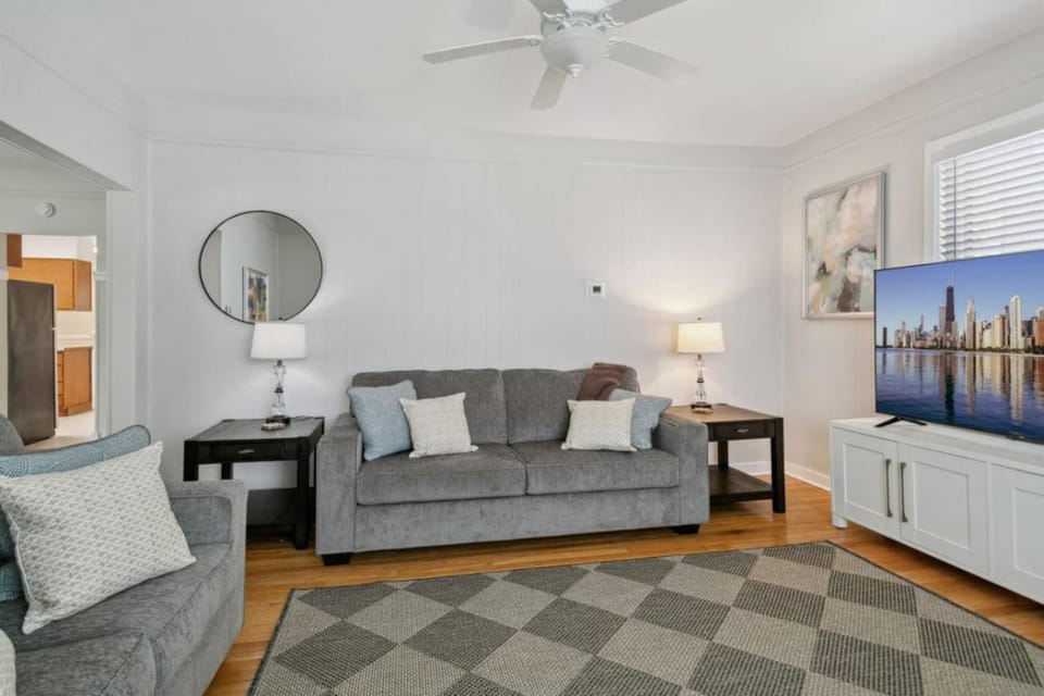 Cozy 3 bedroom in DT Libertyville Near Naval Base House in Illinois