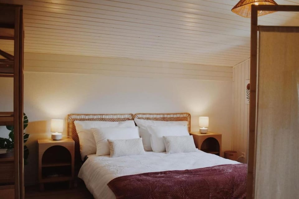 Bed, Bedroom
