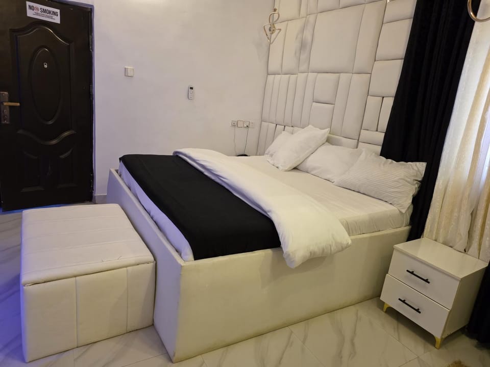Vicnos Hotel, Suites and Apartments Hotel in Nigeria