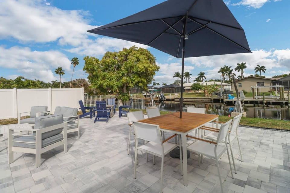 5609 Del Rio Ct House in Cape Coral