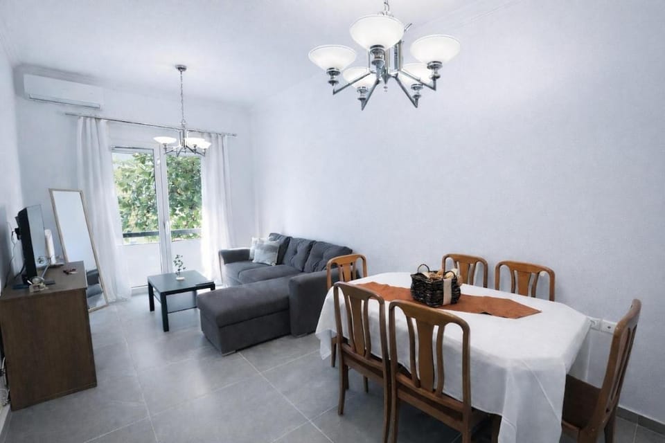 Piraeus Port Steps Away - Ground Floor Apt By ΜΡS Apartment in Pireas