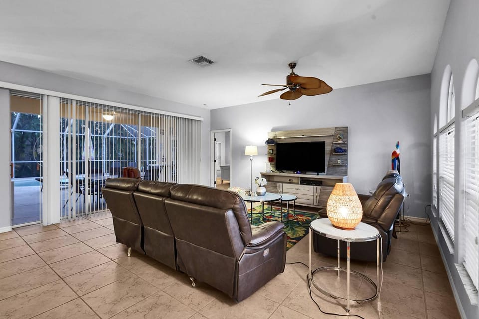 2814 SW 44th Ter House in Cape Coral