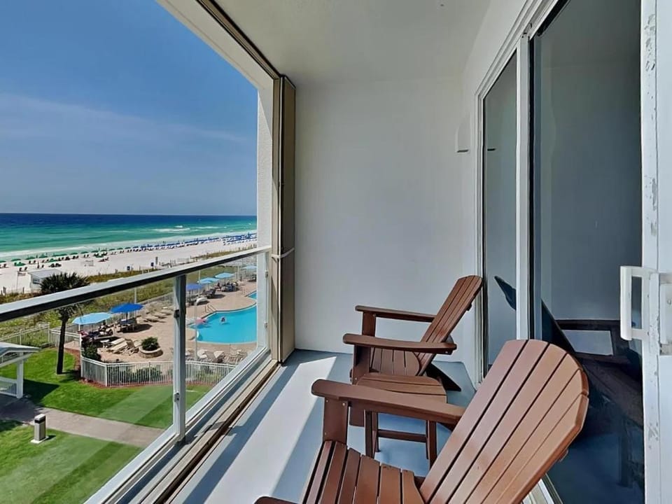 Oceanfront Condo 302 by Sterling Sands Apartment in Destin