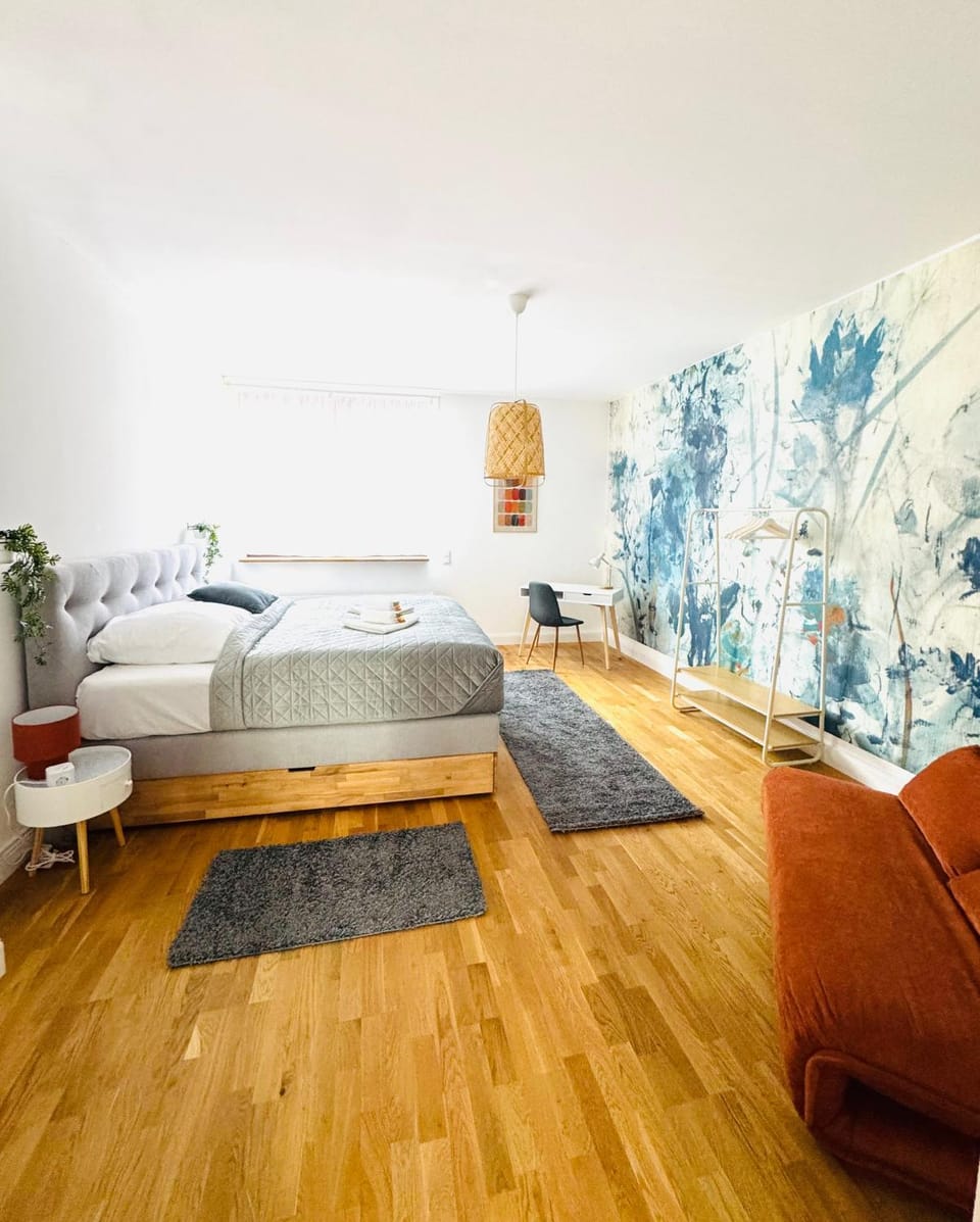 Bed, Photo of the whole room, Bedroom
