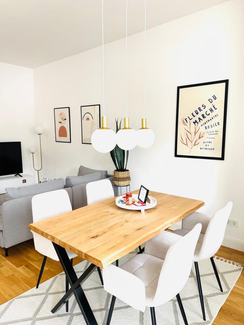 Dining area, Food
