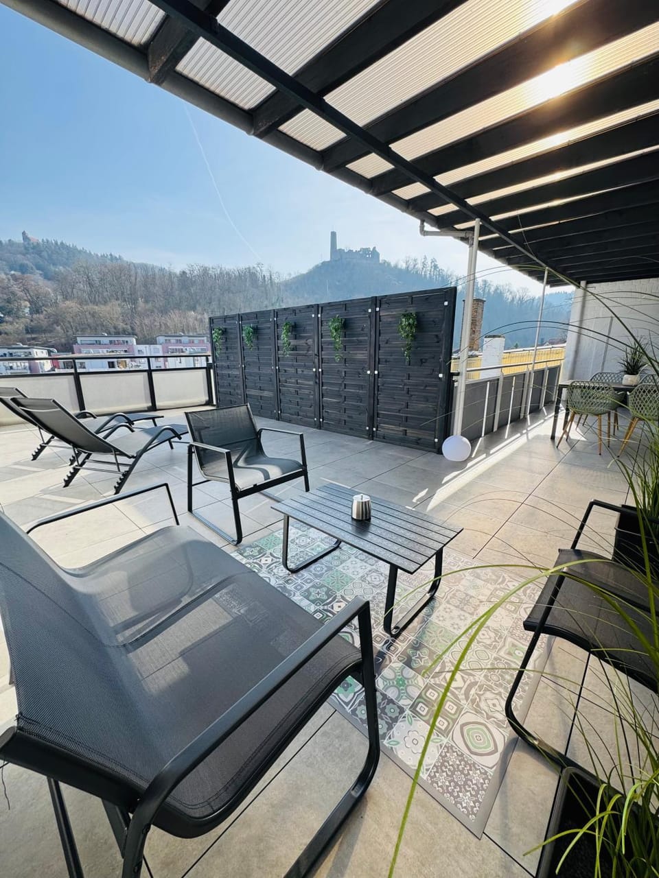 Balcony/Terrace, Seating area, Landmark view