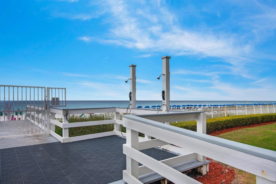 Oceanfront Condo 307 by Sterling Sands Apartment in Destin