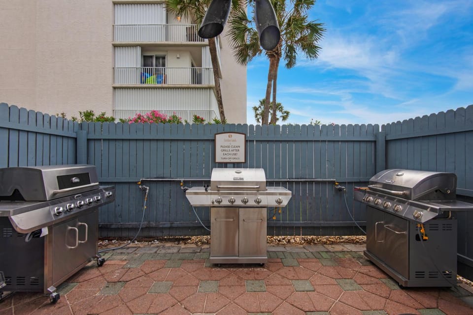 Oceanfront Condo 307 by Sterling Sands Apartment in Destin