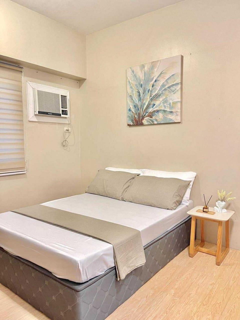 Bed, Bedroom, air conditioner