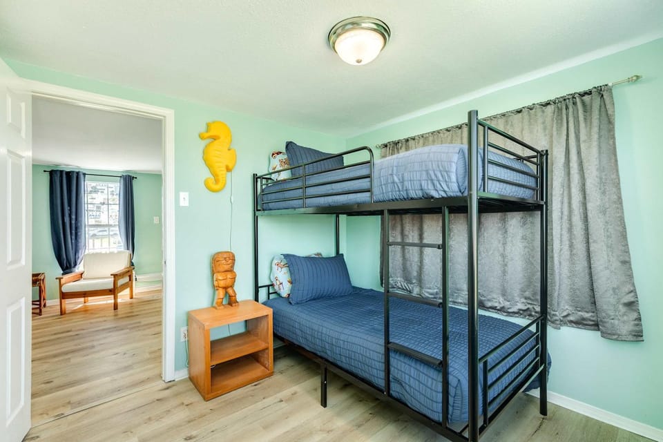The Surfers Dream minutes to beach House in Surfside Beach