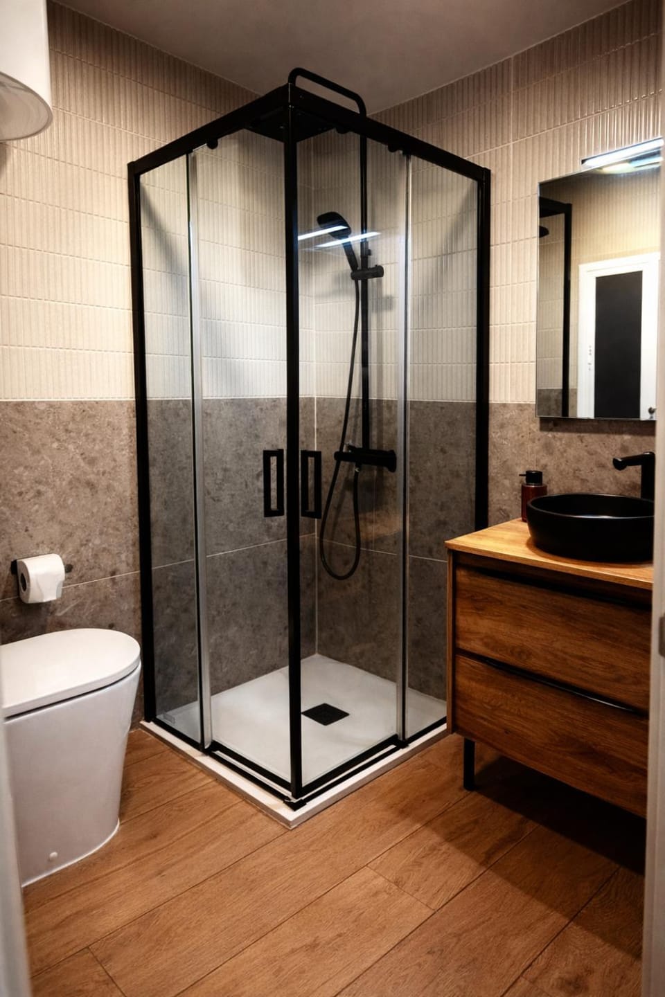 Shower, Toilet