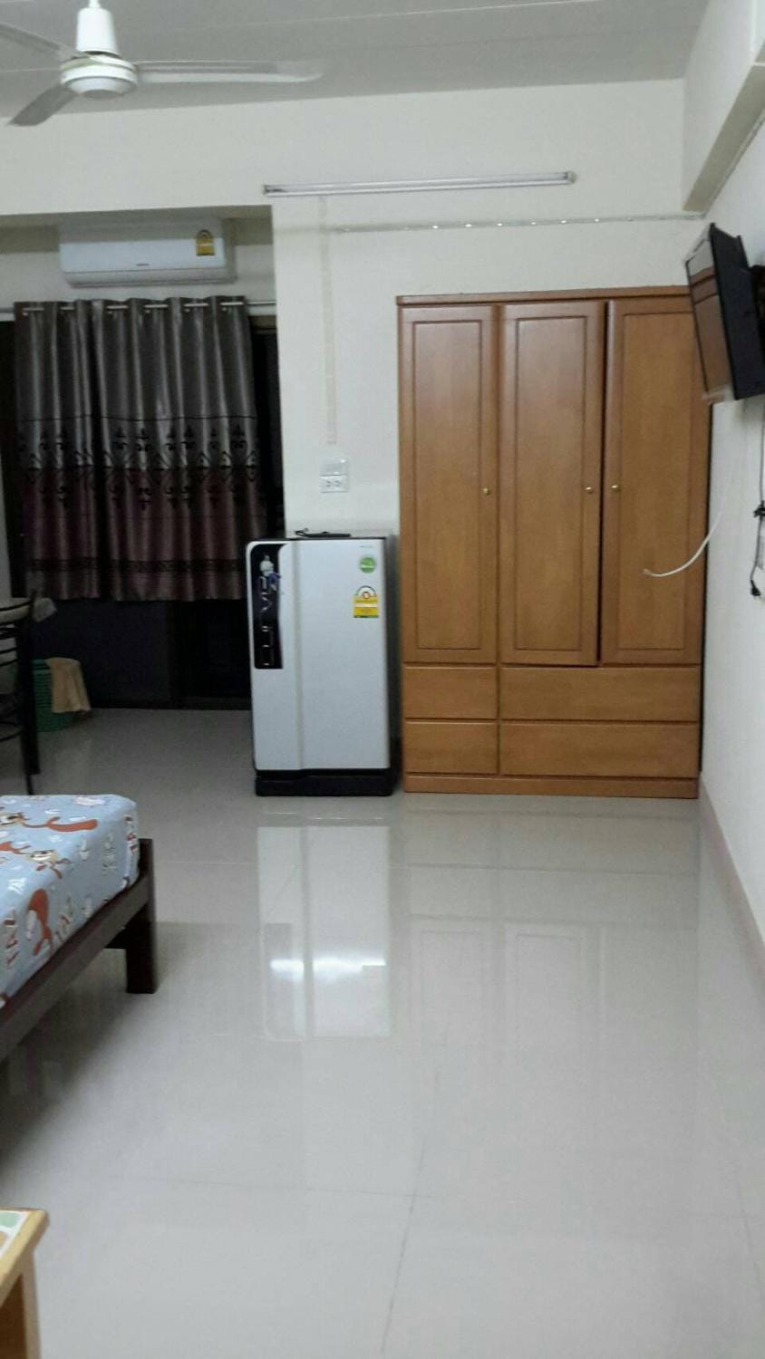 TV and multimedia, wardrobe, air conditioner