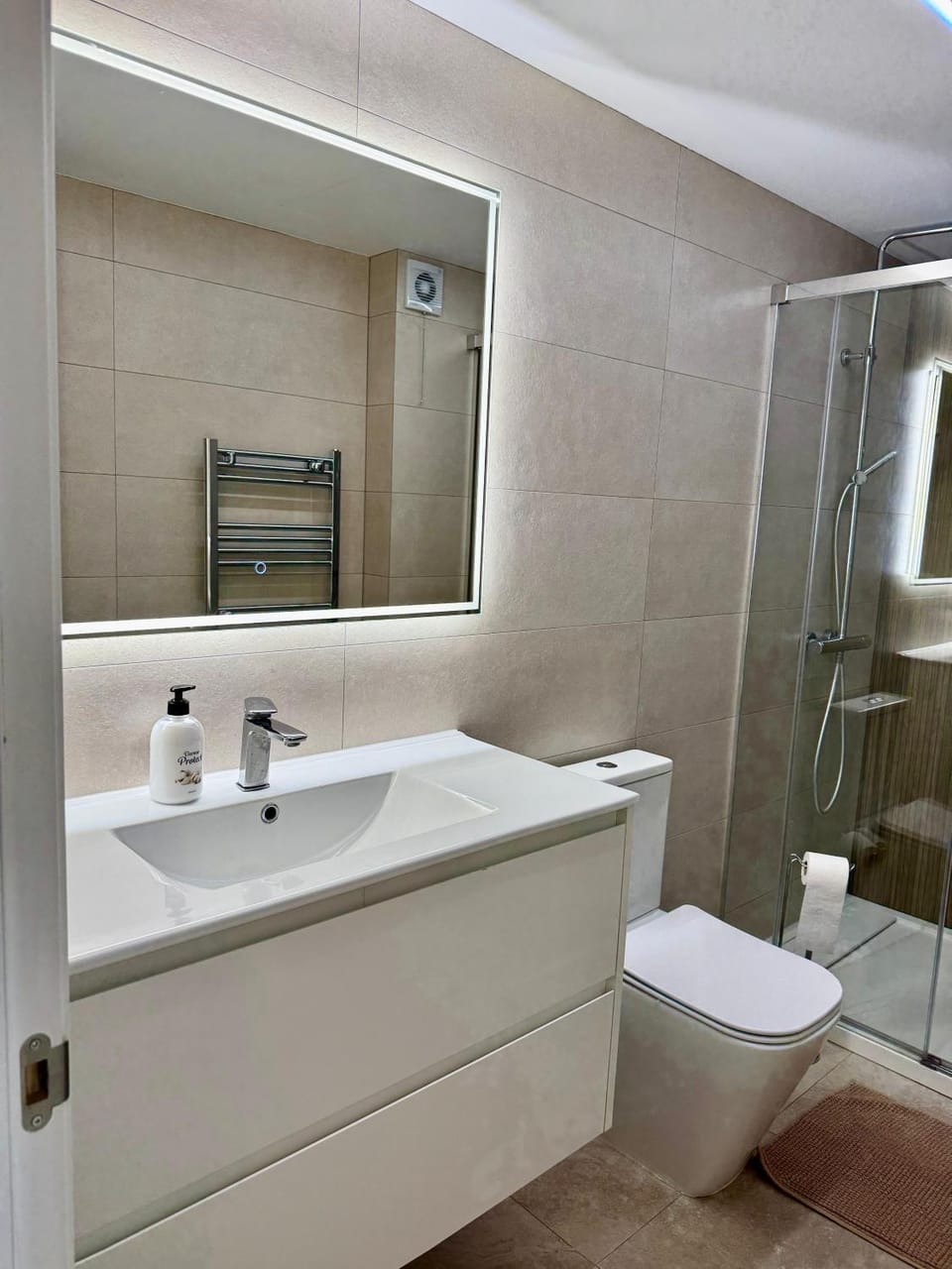 3 bed, 2 bath apartment with stunning sea, golf and sunset views Apartment in Costa del Sol