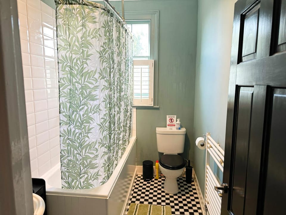 Toilet, Bathroom