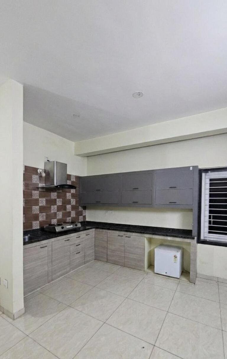 Kitchen or kitchenette, kitchen