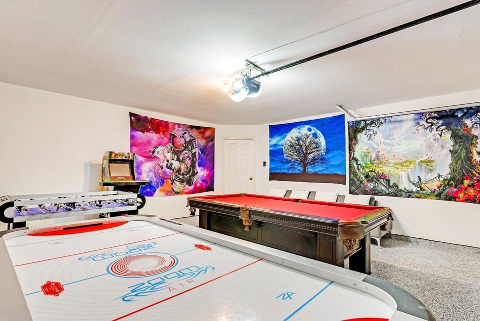 Billiard, Game Room