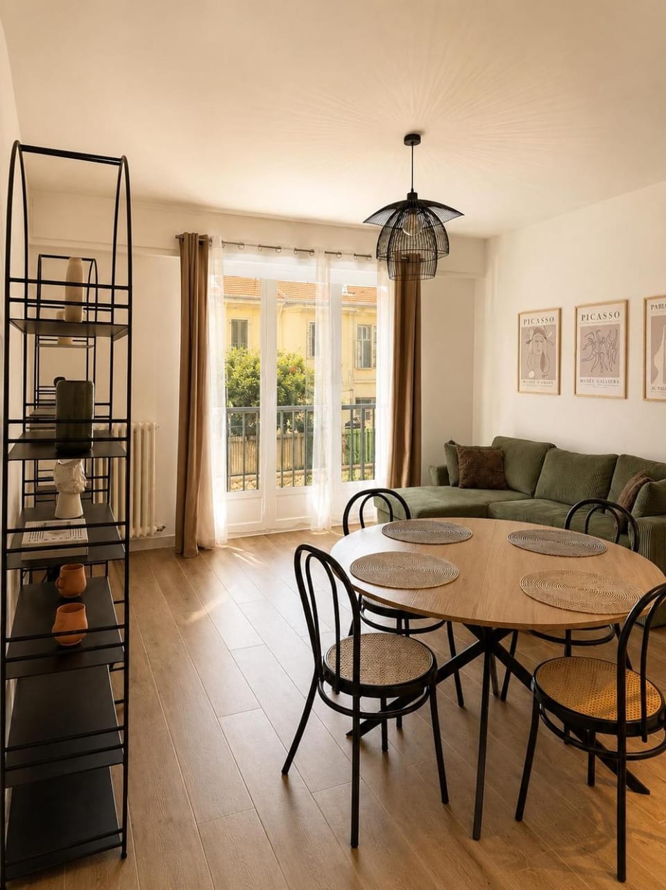 Living room, Dining area