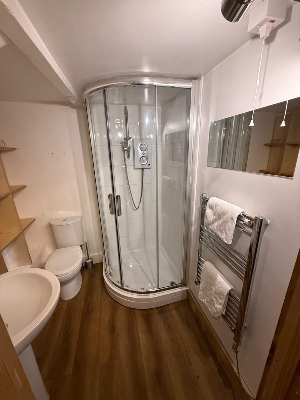 Shower, Toilet, Bathroom, towels