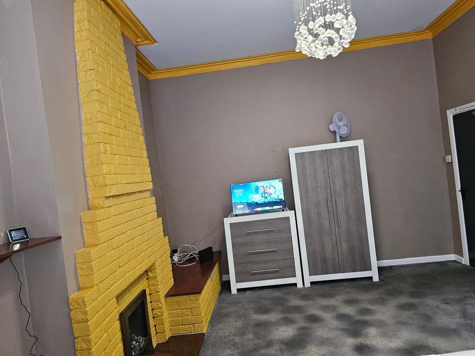 M4 Victoria Hub Apartment hotel in Newport