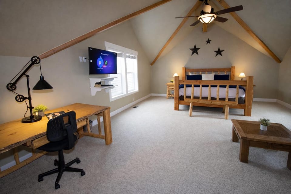 Charming Family Retreat with New Hot Tub, Walk to Main Street & Transit Center 470 home House in Park City