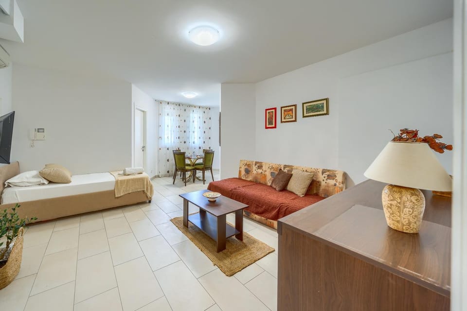 Bed, Living room, Bedroom