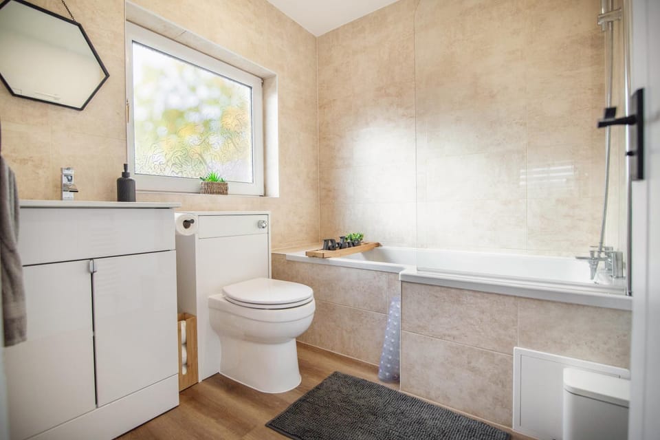 Shower, Toilet, Bathroom, Bath
