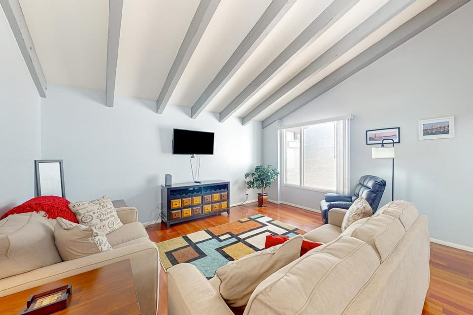 Happy Hours Townhome House in Tempe