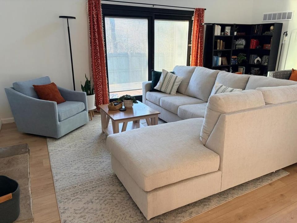 World Cup Stay Sleeps 8, DT 20 Min, Arrowhead 20 Min House in Gladstone