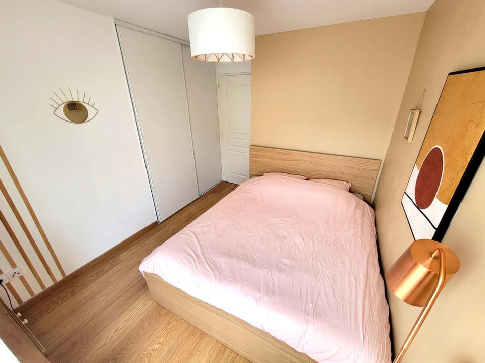 Bed, Photo of the whole room, Bedroom, wardrobe