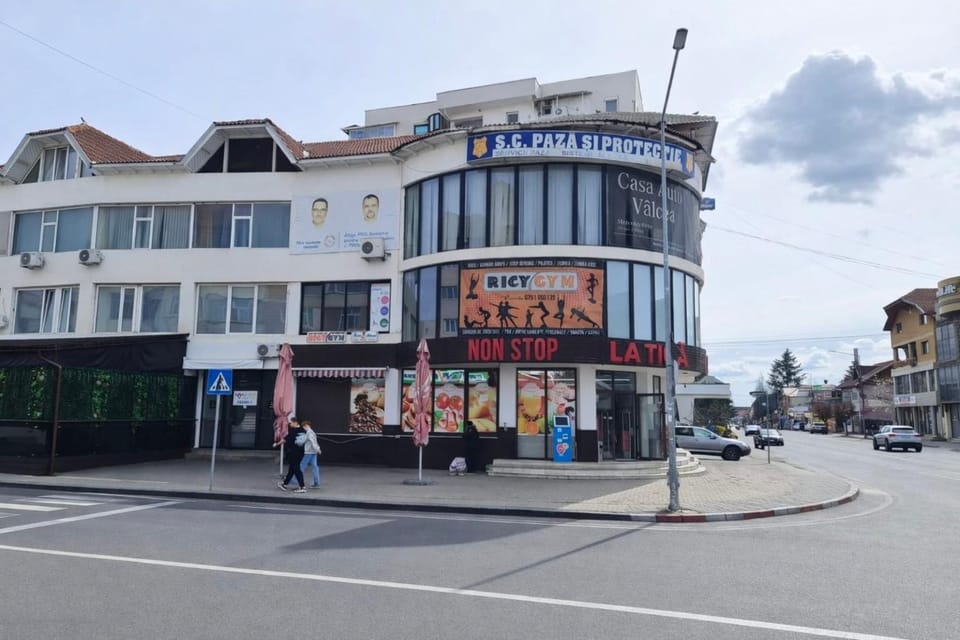 Property building, City view, Location