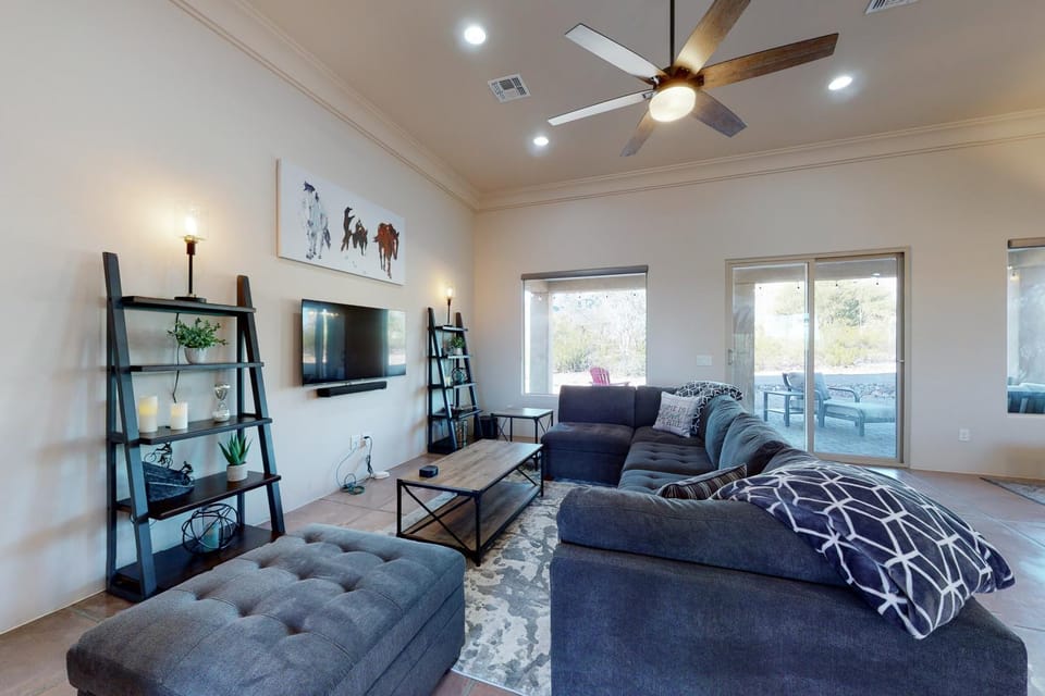 Walnut Tree House in Tanque Verde