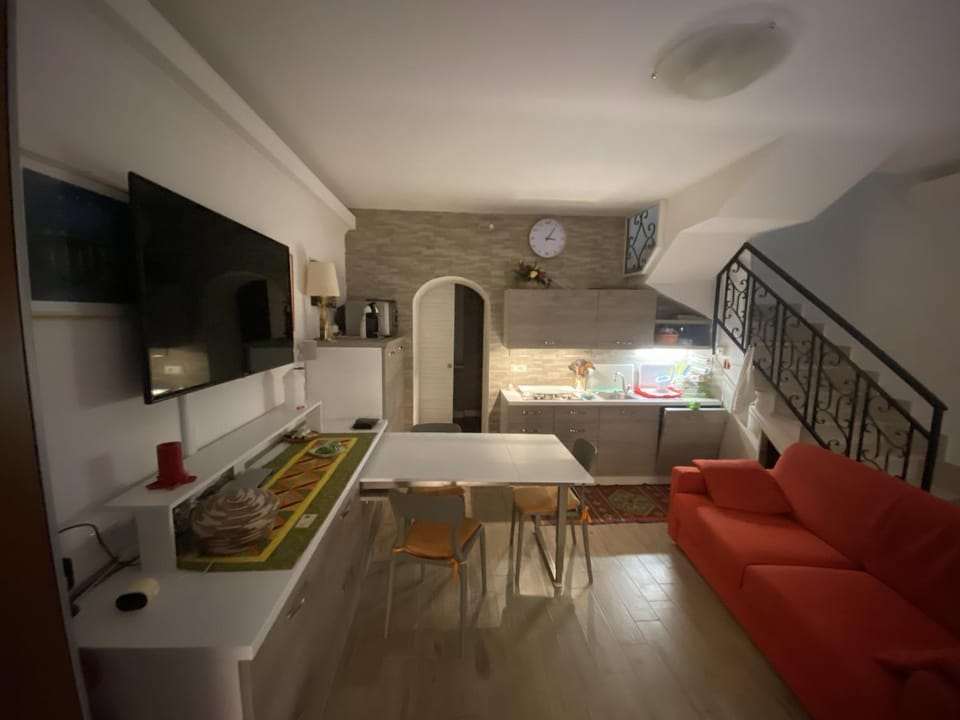 TV and multimedia, Kitchen or kitchenette, Seating area, Dining area