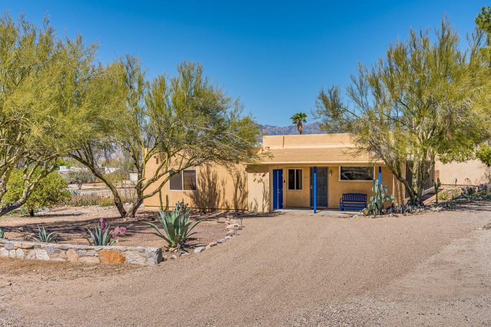 Bonanza Guest House Bed and Breakfast in Tanque Verde