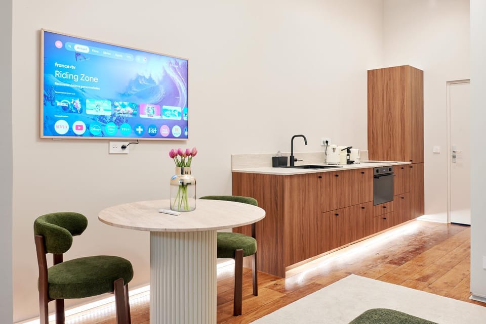 TV and multimedia, Coffee/tea facilities, Kitchen or kitchenette, oven