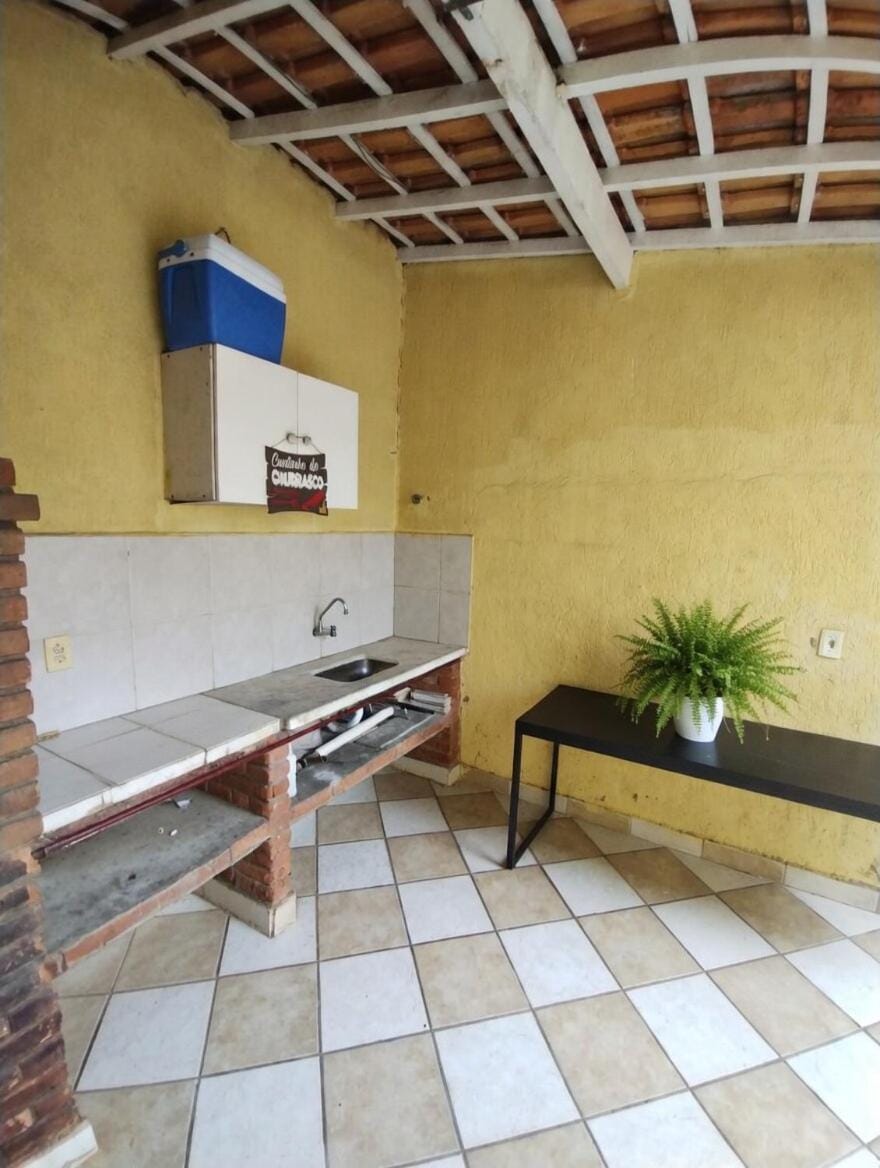 Casa com Churrasqueira, Ar Condicionado a 300m Praia para 10 pessoas House in State of São Paulo