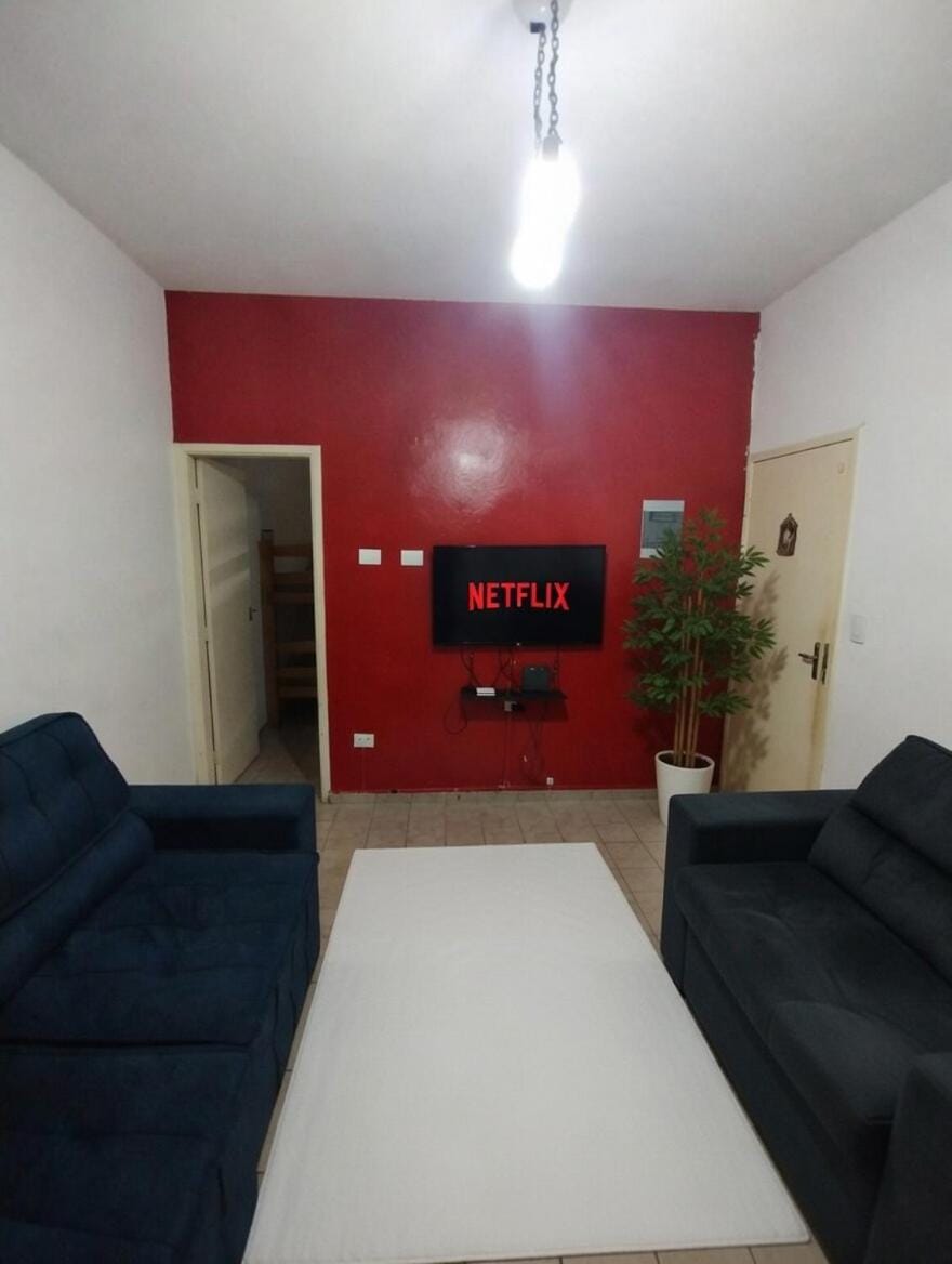 Casa com Churrasqueira, Ar Condicionado a 300m Praia para 10 pessoas House in State of São Paulo