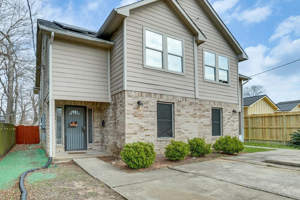 Ideal Location 4 Mi to Med Center! Houston Duplex House in Harris County