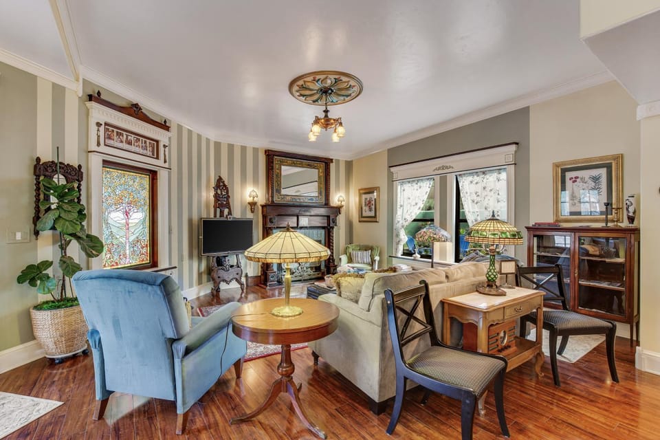 Historic Guard House House in Catalina Foothills