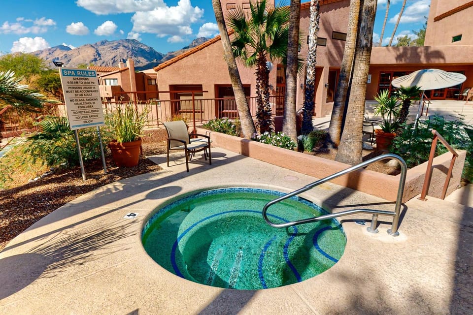 Sabino Canyon Gem House in Catalina Foothills
