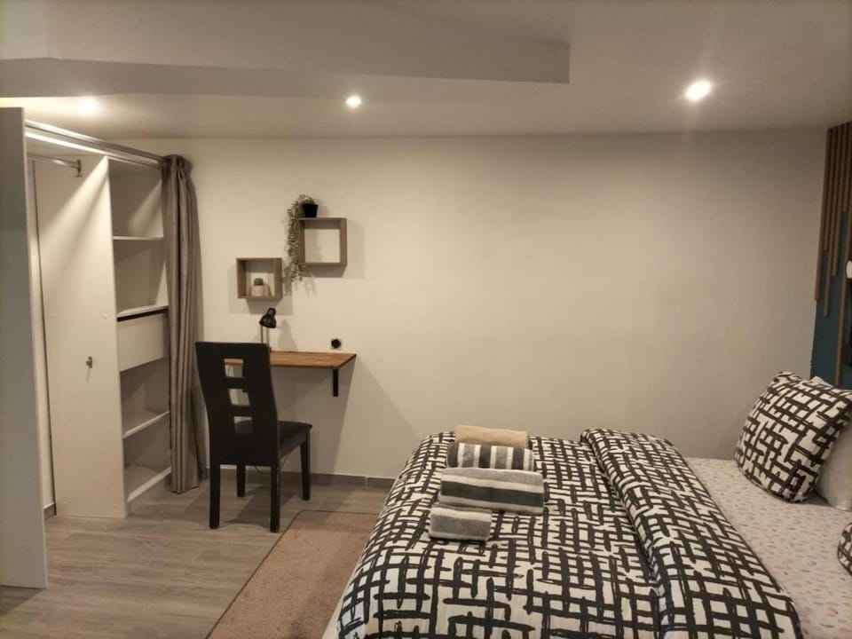 Business Studio 10 minutes de Paris et Orly Apartment in Massy