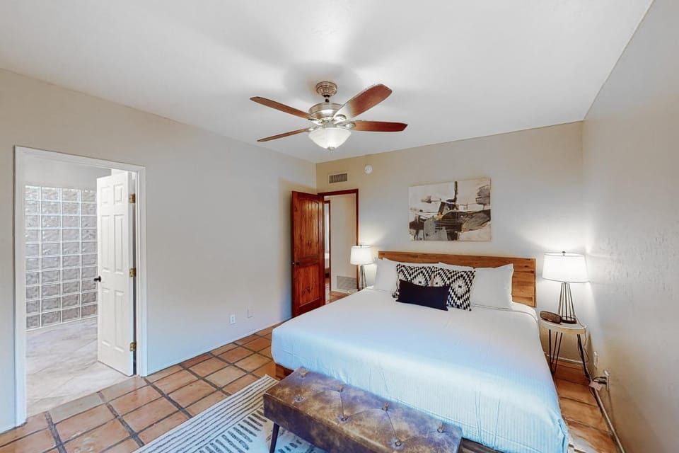 Calle Bartinez Oasis House in Catalina Foothills