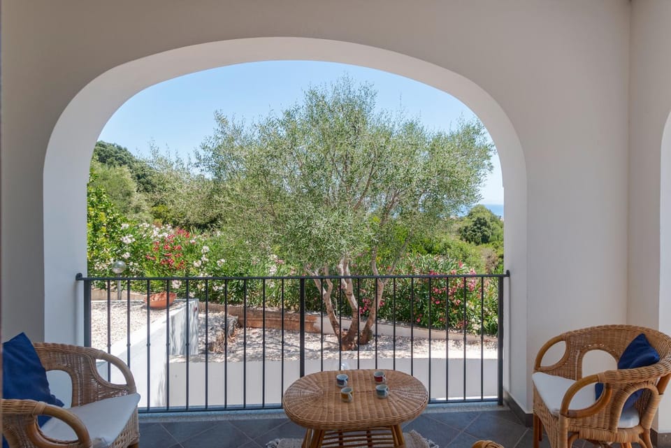 View (from property/room), Balcony/Terrace, Garden view