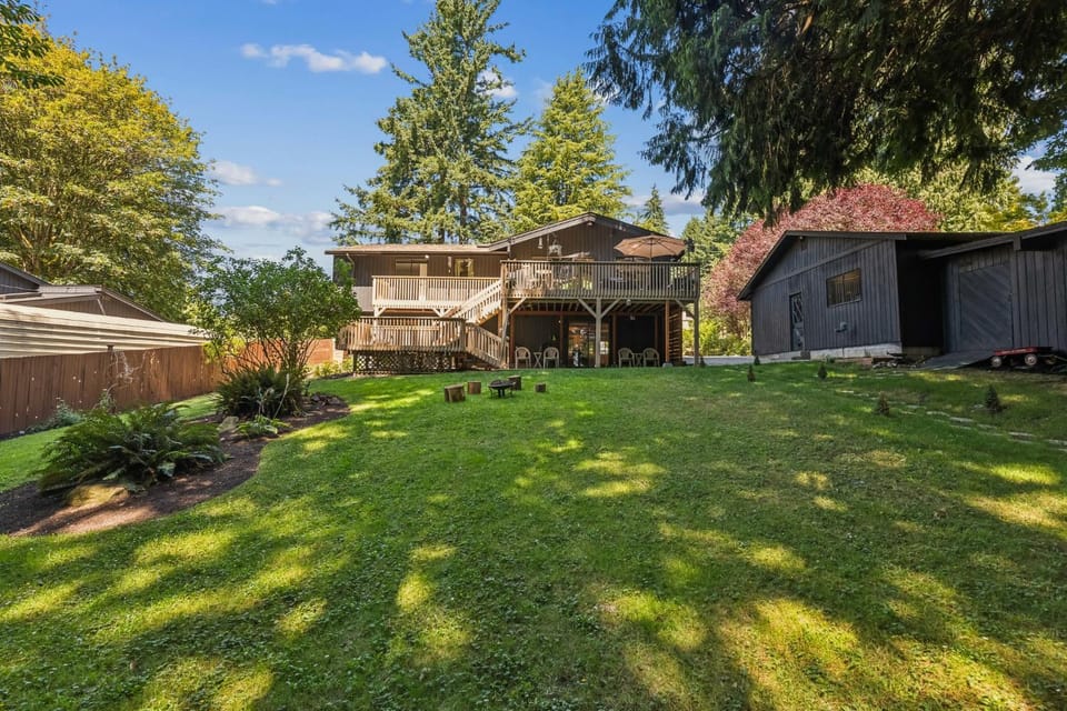 Modern Forest Escape, Near Lake Stevens and Hikes House in Lake Stevens