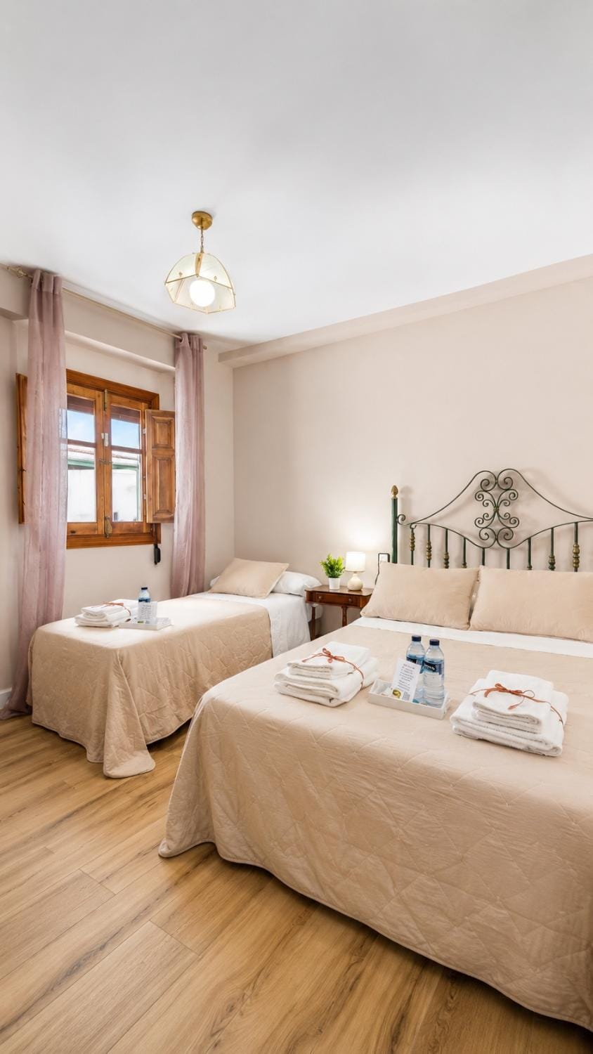 Bed, Bedroom, towels