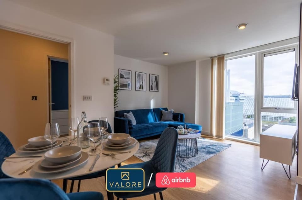 Central MK Apartment with Gated Parking & Fast Wi-Fi Apartment in Milton Keynes