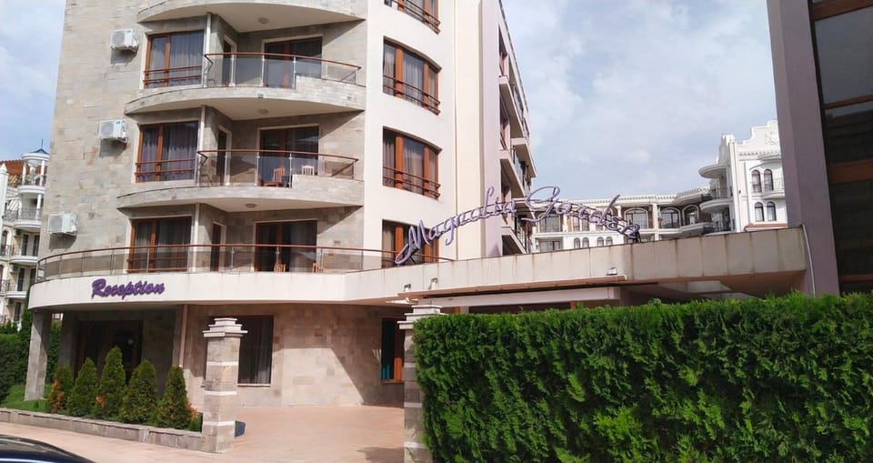 Magnolia Gardens Sunny Beach Apartment in Sunny Beach